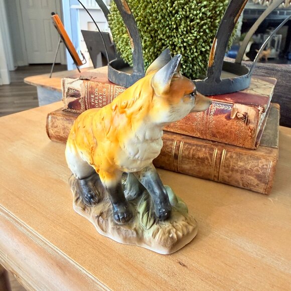 Vintage Porcelain Fox Figurine made in Japan - Picture 9 of 14